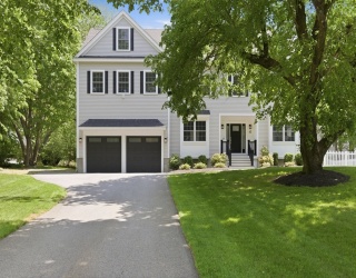 4 Augustus Rd, Lexington, Massachusetts, 5 Bedrooms Bedrooms, 12 Rooms Rooms,4.5 BathroomsBathrooms,Residential,For Sale,Augustus Rd,73525042