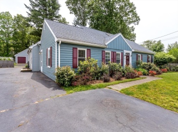 10 Cedarcrest, Canton, Massachusetts, 4 Bedrooms Bedrooms, 10 Rooms Rooms,3 BathroomsBathrooms,Residential,For Sale,Cedarcrest,73525550