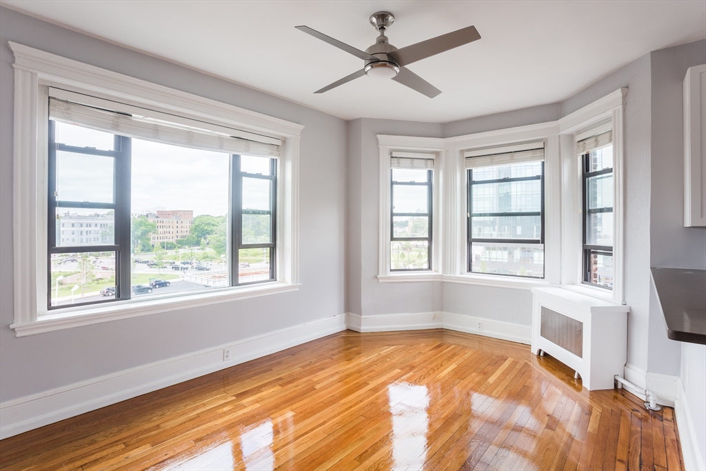 137 Peterborough St., Boston, Massachusetts, 2 Bedrooms Bedrooms, 4 Rooms Rooms,1 BathroomBathrooms,Residential Lease,For Rent,Peterborough St.,73525085