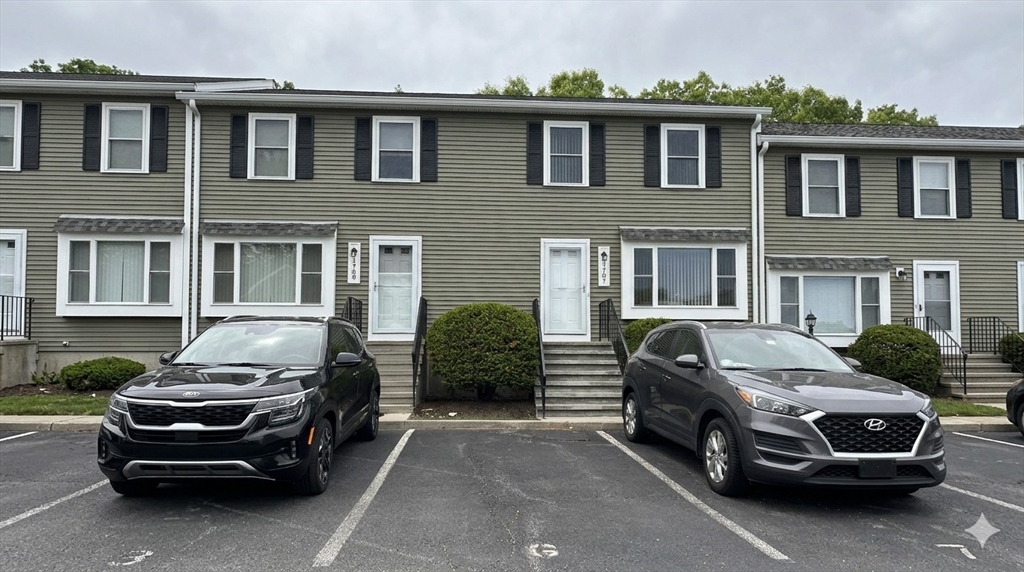 1707 Irving Rd, Randolph, Massachusetts, 2 Bedrooms Bedrooms, 6 Rooms Rooms,2.5 BathroomsBathrooms,Residential,For Sale,Irving Rd,73525541