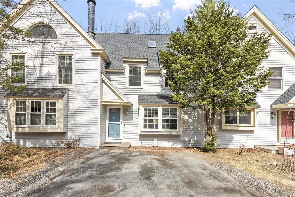 111 Brigham St, Hudson, Massachusetts, 2 Bedrooms Bedrooms, 7 Rooms Rooms,1.5 BathroomsBathrooms,Residential,For Sale,Brigham St,73492978