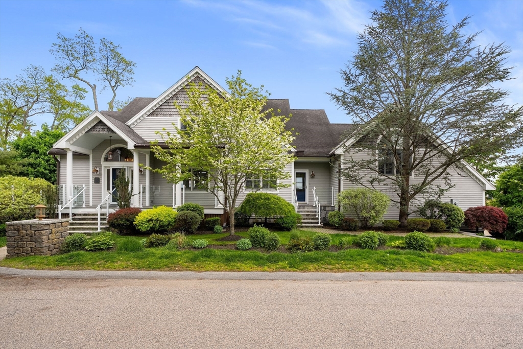 35 Doty Ave, Danvers, Massachusetts, 4 Bedrooms Bedrooms, 7 Rooms Rooms,4.5 BathroomsBathrooms,Residential,For Sale,Doty Ave,73525557