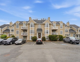 206 Carriage Ln, Taunton, Massachusetts, 2 Bedrooms Bedrooms, 4 Rooms Rooms,2 BathroomsBathrooms,Residential,For Sale,Carriage Ln,73525106