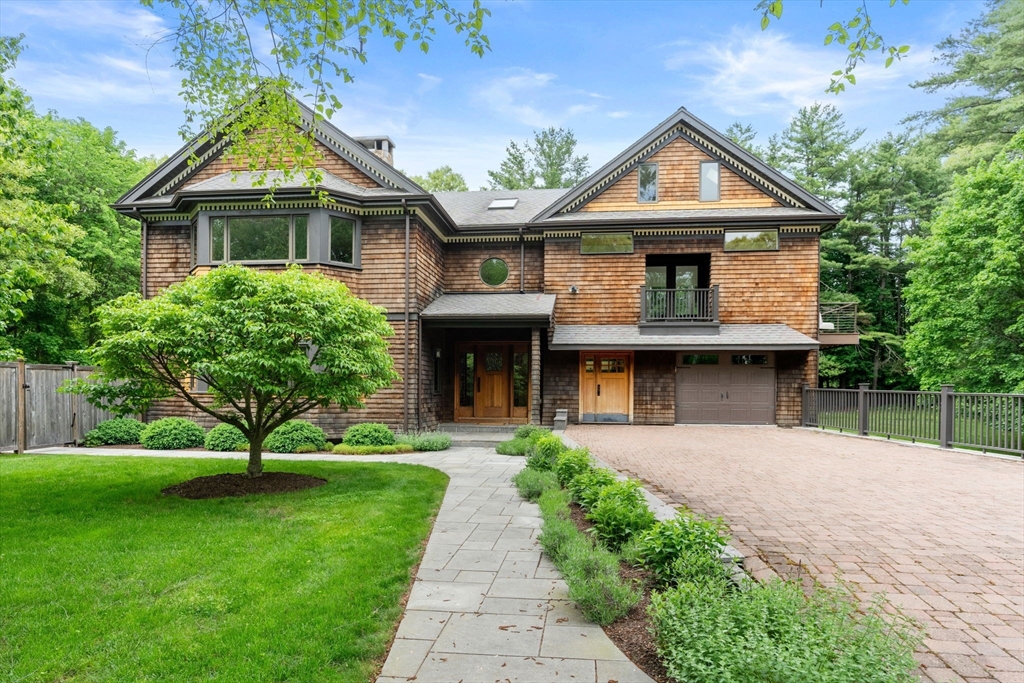 11 Haven Street, Dover, Massachusetts, 4 Bedrooms Bedrooms, 11 Rooms Rooms,3.5 BathroomsBathrooms,Residential,For Sale,Haven Street,73525108