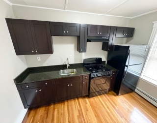 23 Mall, Lynn, Massachusetts, 3 Bedrooms Bedrooms, 5 Rooms Rooms,1 BathroomBathrooms,Residential Lease,For Rent,Mall,73525368