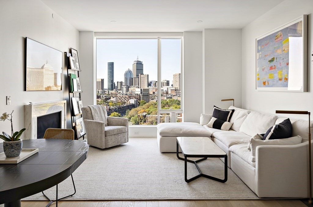 380 Harrison Ave, Boston, Massachusetts, 3 Bedrooms Bedrooms, 5 Rooms Rooms,2.5 BathroomsBathrooms,Residential,For Sale,Harrison Ave,73525123