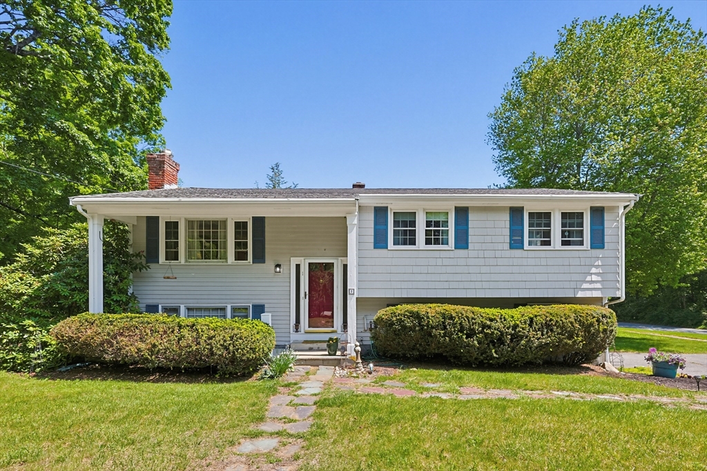 1 Fisher Street, Holliston, Massachusetts, 3 Bedrooms Bedrooms, 6 Rooms Rooms,1.5 BathroomsBathrooms,Residential,For Sale,Fisher Street,73525575