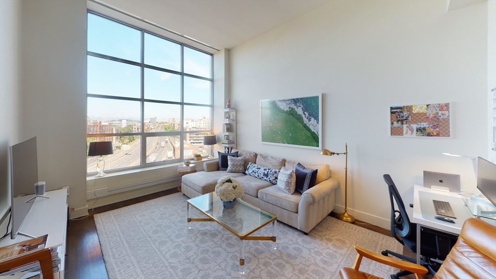 360 Newbury St, Boston, Massachusetts, 1 Bedroom Bedrooms, 4 Rooms Rooms,1 BathroomBathrooms,Residential Lease,For Rent,Newbury St,73525154