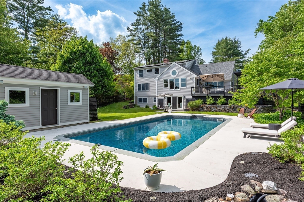 585 Station Rd, Amherst, Massachusetts, 4 Bedrooms Bedrooms, 8 Rooms Rooms,3.5 BathroomsBathrooms,Residential,For Sale,Station Rd,73524425
