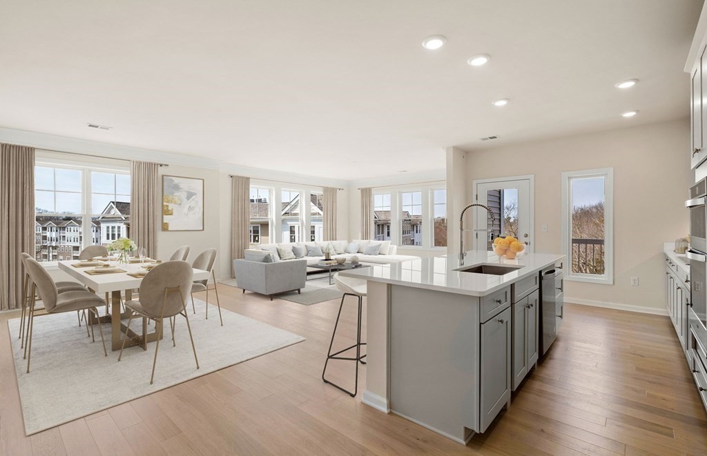 320 Martins Landing, North Reading, Massachusetts, 2 Bedrooms Bedrooms, 6 Rooms Rooms,2 BathroomsBathrooms,Residential,For Sale,Martins Landing,73525156