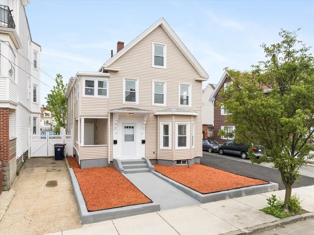 16 Oakes Street, Everett, Massachusetts, 8 Bedrooms Bedrooms, 13 Rooms Rooms,3 BathroomsBathrooms,Residential Income,For Sale,Oakes Street,73525594