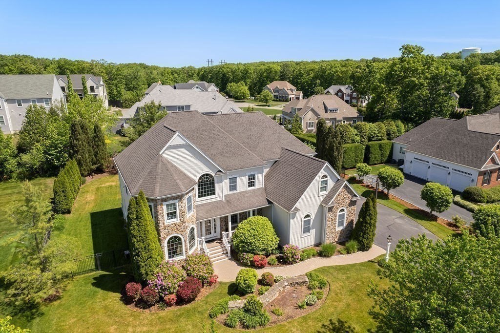 21 Coach Road, North Attleboro, Massachusetts, 4 Bedrooms Bedrooms, 12 Rooms Rooms,4.5 BathroomsBathrooms,Residential,For Sale,Coach Road,73525409