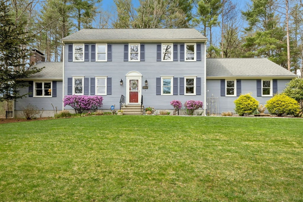 151 Hickory Lane, Northbridge, Massachusetts, 4 Bedrooms Bedrooms, 9 Rooms Rooms,3.5 BathroomsBathrooms,Residential,For Sale,Hickory Lane,73504885