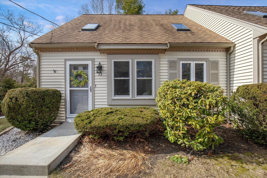 23 Schofield Rd, Kingston, Massachusetts, 2 Bedrooms Bedrooms, 5 Rooms Rooms,1.5 BathroomsBathrooms,Residential,For Sale,Schofield Rd,73488859