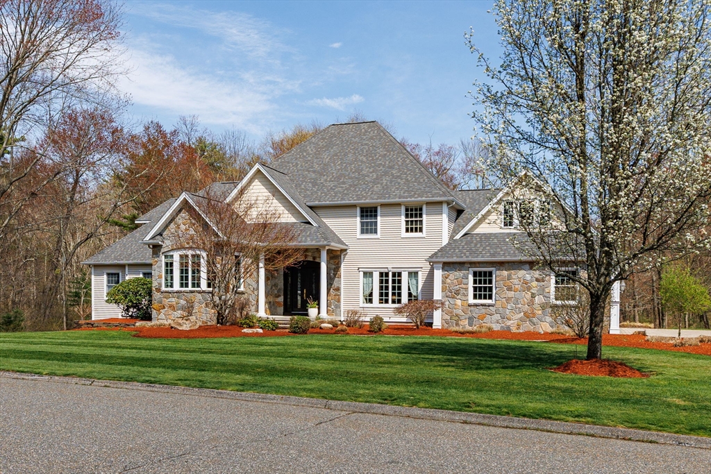 37 Old Farm Rd, East Longmeadow, Massachusetts, 5 Bedrooms Bedrooms, 12 Rooms Rooms,4 BathroomsBathrooms,Residential,For Sale,Old Farm Rd,73506929