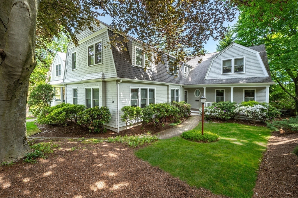 94 Herrick Rd, Newton, Massachusetts, 3 Bedrooms Bedrooms, 7 Rooms Rooms,2.5 BathroomsBathrooms,Residential,For Sale,Herrick Rd,73525166