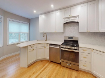 8 Knollwood Court, Burlington, Massachusetts, 2 Bedrooms Bedrooms, 6 Rooms Rooms,2.5 BathroomsBathrooms,Residential Lease,For Rent,Knollwood Court,73525191
