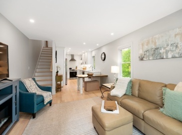 302 Western Ave, Gloucester, Massachusetts, 2 Bedrooms Bedrooms, 4 Rooms Rooms,1.5 BathroomsBathrooms,Residential,For Sale,Western Ave,73520543