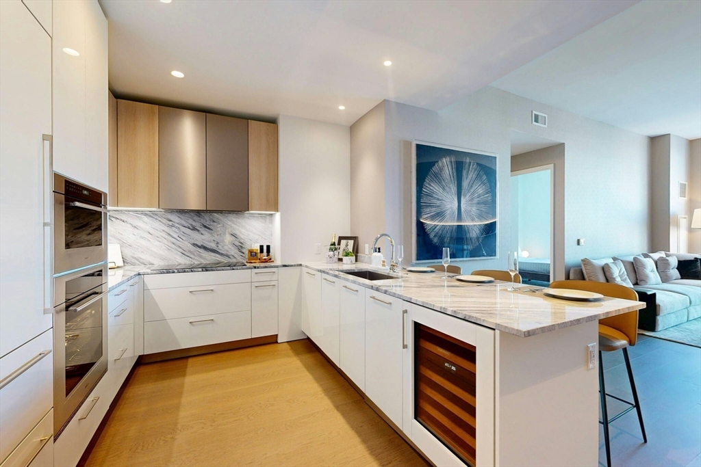240 Devonshire Street, Boston, Massachusetts, 2 Bedrooms Bedrooms, 6 Rooms Rooms,2 BathroomsBathrooms,Residential,For Sale,Devonshire Street,73525211