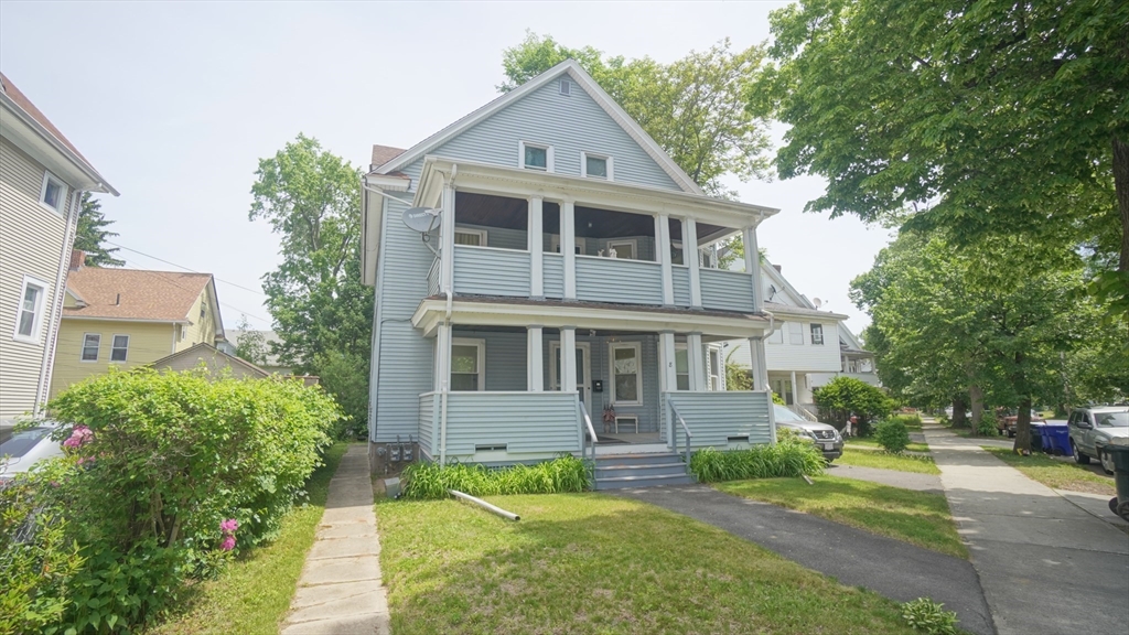 8 Vermont St., Springfield, Massachusetts, 4 Bedrooms Bedrooms, 12 Rooms Rooms,3 BathroomsBathrooms,Residential Income,For Sale,Vermont St.,73525189