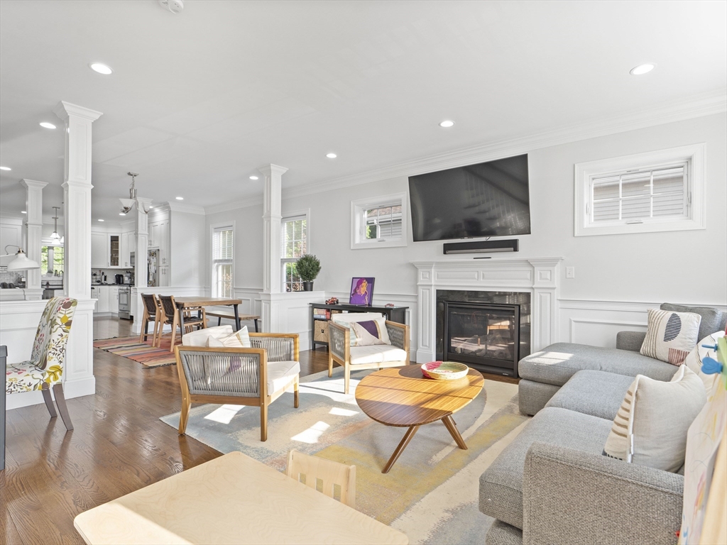 12 Cedar St, Waltham, Massachusetts, 4 Bedrooms Bedrooms, 10 Rooms Rooms,3.5 BathroomsBathrooms,Residential Lease,For Rent,Cedar St,73525272