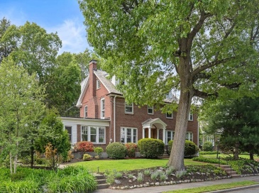 15 Agawam Rd, Newton, Massachusetts, 6 Bedrooms Bedrooms, 12 Rooms Rooms,3.5 BathroomsBathrooms,Residential,For Sale,Agawam Rd,73525304 15 Agawam Rd, Newton, Massachusetts, 6 Bedrooms Bedrooms, 12 Rooms Rooms,3.5 BathroomsBathrooms,Residential,For Sale,Agawam Rd,73525304