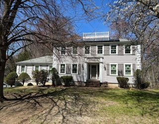 9 College Pond Drive, Danvers, Massachusetts, 4 Bedrooms Bedrooms, 11 Rooms Rooms,2.5 BathroomsBathrooms,Residential,For Sale,College Pond Drive,73525661