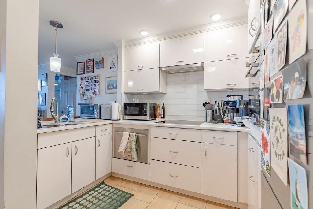 19 Winchester, Brookline, Massachusetts, 1 Bedroom Bedrooms, 3 Rooms Rooms,1 BathroomBathrooms,Residential Lease,For Rent,Winchester,73525596