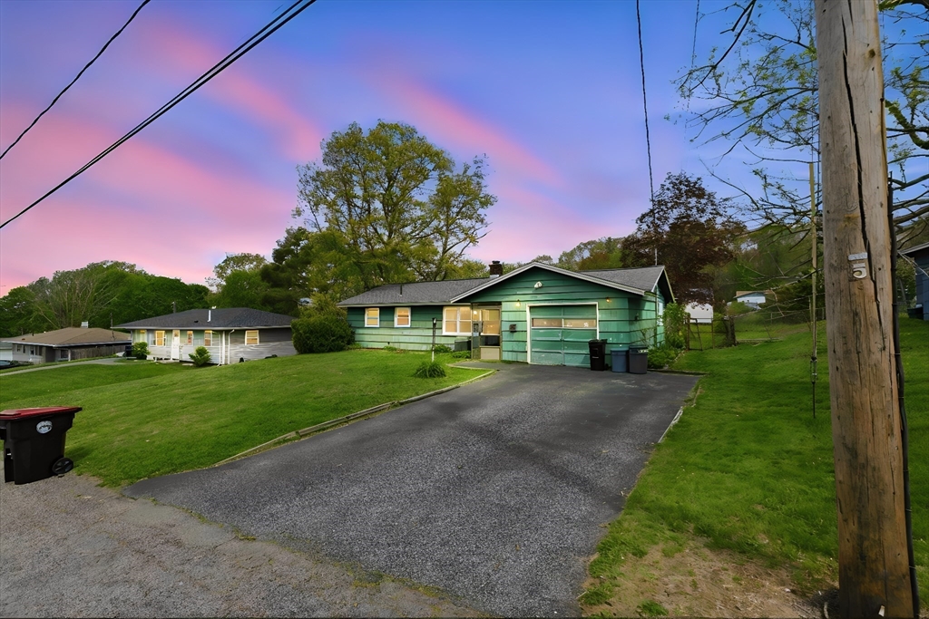 58 Marie Ave, Brockton, Massachusetts, 3 Bedrooms Bedrooms, 6 Rooms Rooms,1 BathroomBathrooms,Residential,For Sale,Marie Ave,73524968