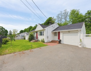 168 Jackson, Methuen, Massachusetts, 3 Bedrooms Bedrooms, 7 Rooms Rooms,1.5 BathroomsBathrooms,Residential,For Sale,Jackson,73525184