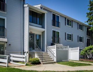8 Village Way, Natick, Massachusetts, 1 Bedroom Bedrooms, 4 Rooms Rooms,1 BathroomBathrooms,Residential,For Sale,Village Way,73525417
