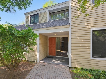 3 Concord Greene, Concord, Massachusetts, 2 Bedrooms Bedrooms, 4 Rooms Rooms,2 BathroomsBathrooms,Residential,For Sale,Concord Greene,73525202 3 Concord Greene, Concord, Massachusetts, 2 Bedrooms Bedrooms, 4 Rooms Rooms,2 BathroomsBathrooms,Residential,For Sale,Concord Greene,73525202
