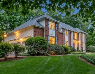 4 Wagon Wheel Rd, North Attleboro, Massachusetts, 4 Bedrooms Bedrooms, 11 Rooms Rooms,3 BathroomsBathrooms,Residential,For Sale,Wagon Wheel Rd,73525309