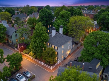 2 Andover St, Salem, Massachusetts, 3 Bedrooms Bedrooms, 7 Rooms Rooms,2.5 BathroomsBathrooms,Residential,For Sale,Andover St,73525271
