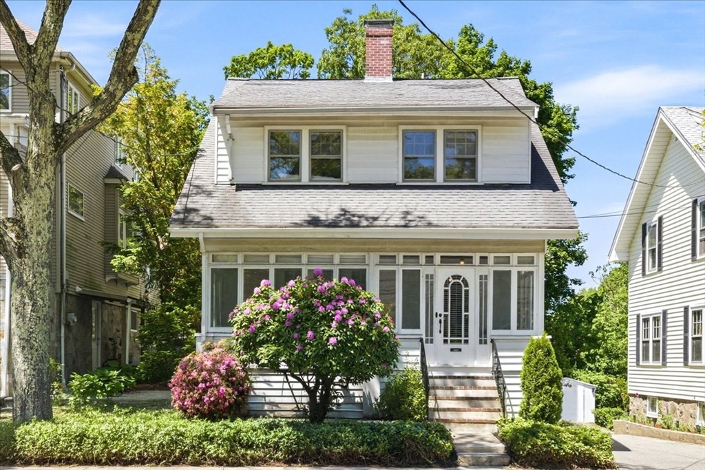 2445 Centre St, Boston, Massachusetts, 4 Bedrooms Bedrooms, 8 Rooms Rooms,2.5 BathroomsBathrooms,Residential,For Sale,Centre St,73525283