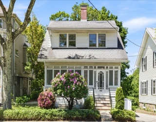 2445 Centre St, Boston, Massachusetts, 4 Bedrooms Bedrooms, 8 Rooms Rooms,2.5 BathroomsBathrooms,Residential,For Sale,Centre St,73525283