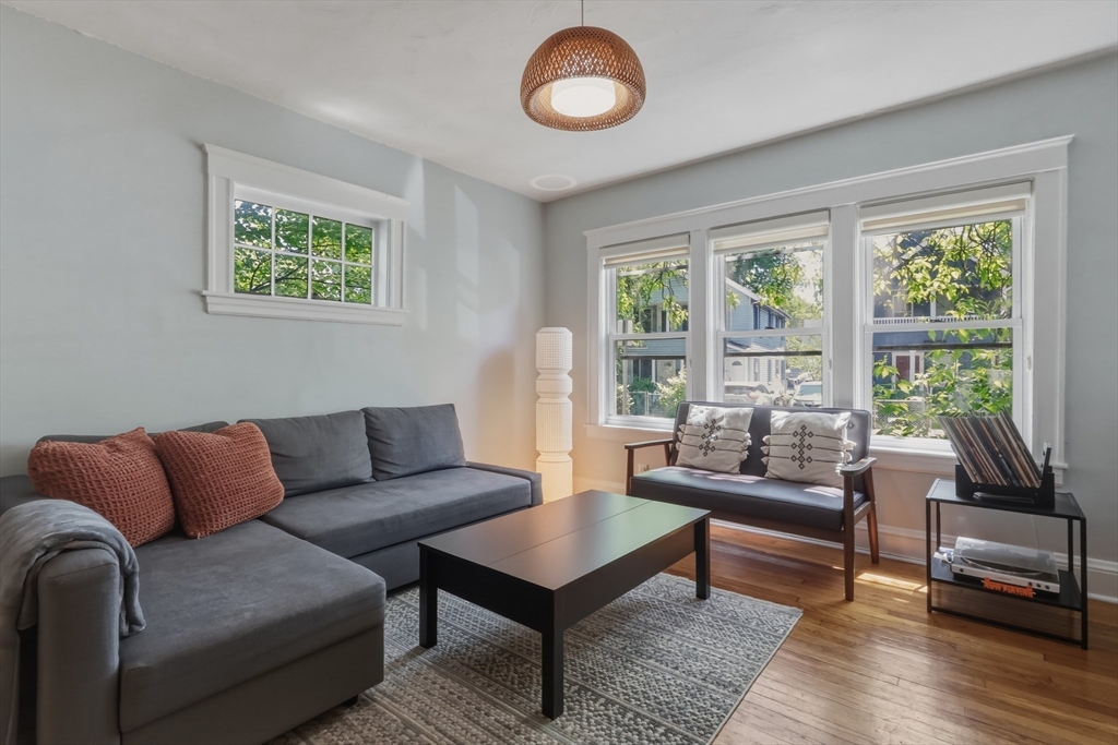 53 Day St, Boston, Massachusetts, 2 Bedrooms Bedrooms, 5 Rooms Rooms,1 BathroomBathrooms,Residential,For Sale,Day St,73525319