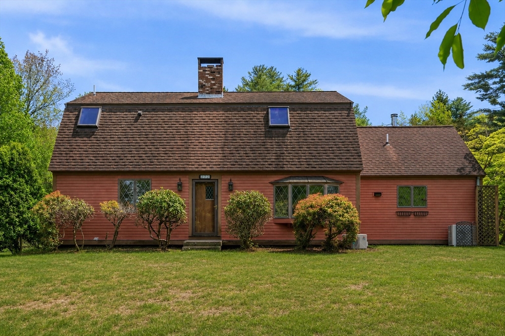 72 Mile Ln, Ipswich, Massachusetts, 2 Bedrooms Bedrooms, 7 Rooms Rooms,2 BathroomsBathrooms,Residential,For Sale,Mile Ln,73521879