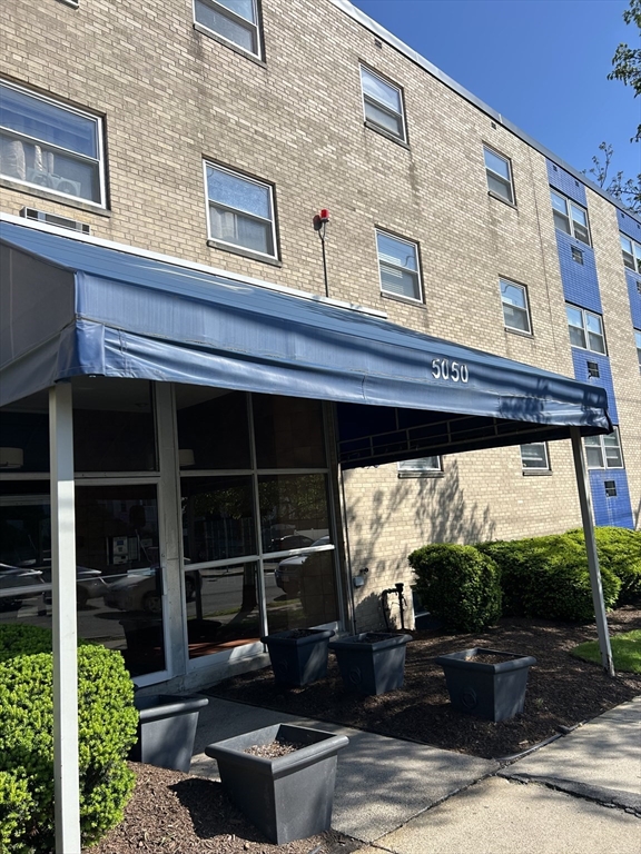 5050 Washington St, Boston, Massachusetts, 1 Bedroom Bedrooms, 3 Rooms Rooms,1 BathroomBathrooms,Residential,For Sale,Washington St,73525509