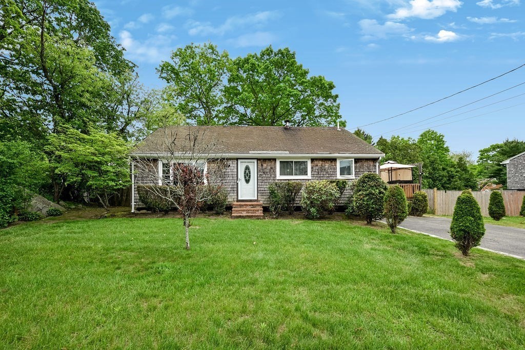 65 Holmes Ave, Brockton, Massachusetts, 3 Bedrooms Bedrooms, 6 Rooms Rooms,2 BathroomsBathrooms,Residential,For Sale,Holmes Ave,73525297