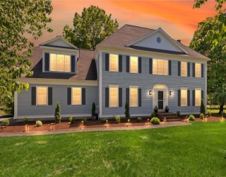 9 Bragg Rd, Foxboro, Massachusetts, 4 Bedrooms Bedrooms, 11 Rooms Rooms,3.5 BathroomsBathrooms,Residential,For Sale,Bragg Rd,73525471