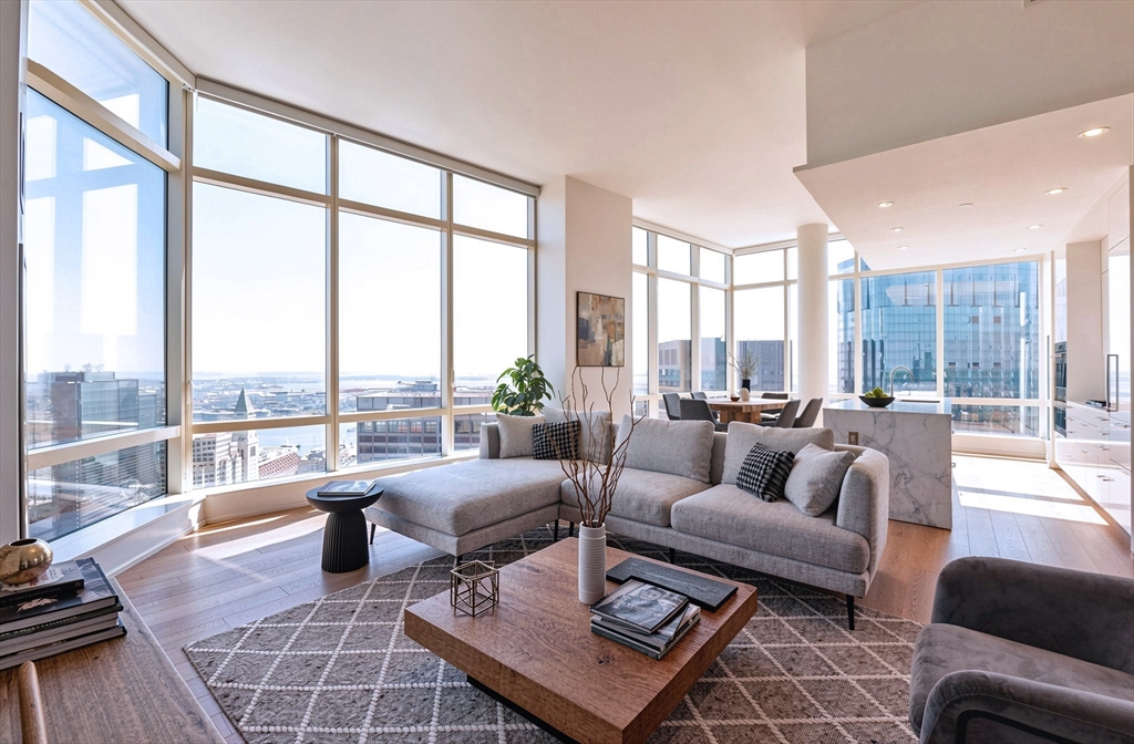 1 Franklin St, Boston, Massachusetts, 3 Bedrooms Bedrooms, 5 Rooms Rooms,3.5 BathroomsBathrooms,Residential,For Sale,Franklin St,73525515