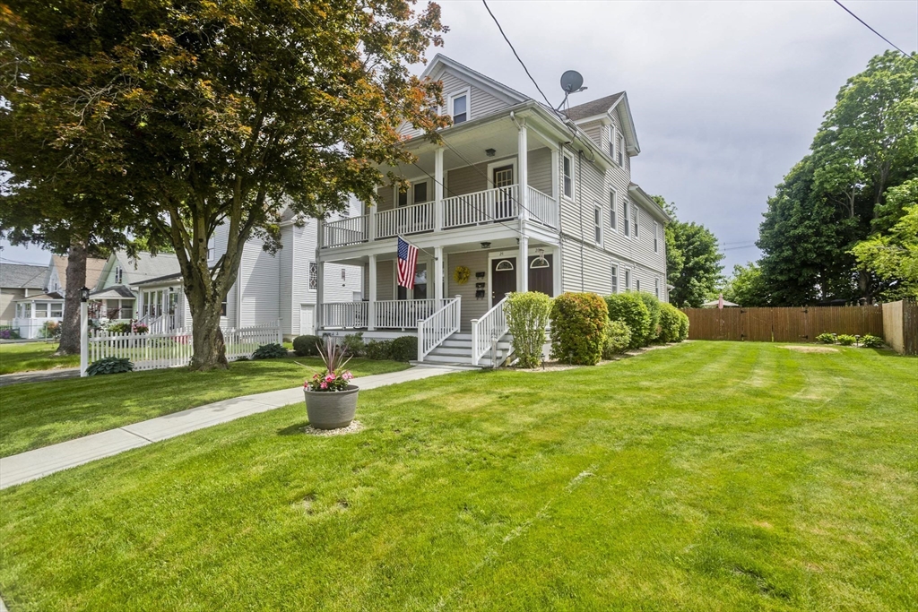 24-26 Gilman, Holyoke, Massachusetts, 7 Bedrooms Bedrooms, 17 Rooms Rooms,4 BathroomsBathrooms,Residential Income,For Sale,Gilman,73523472