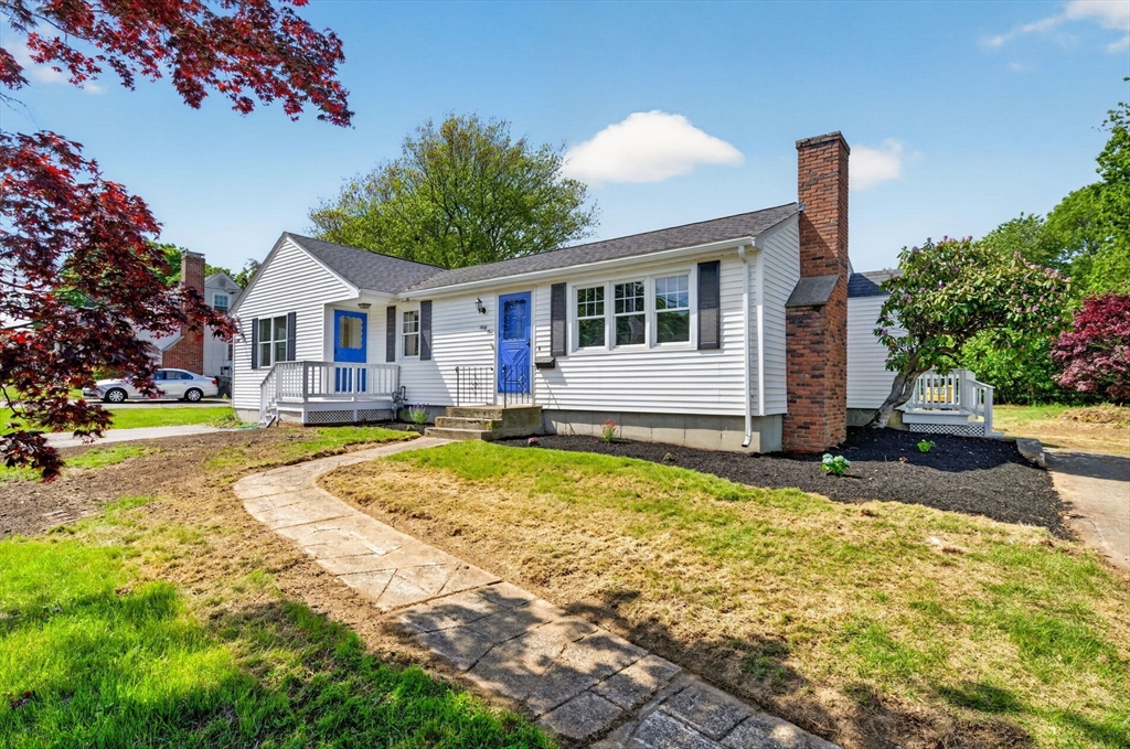 61 Stevens Rd, Swansea, Massachusetts, 3 Bedrooms Bedrooms, 6 Rooms Rooms,2 BathroomsBathrooms,Residential,For Sale,Stevens Rd,73525531