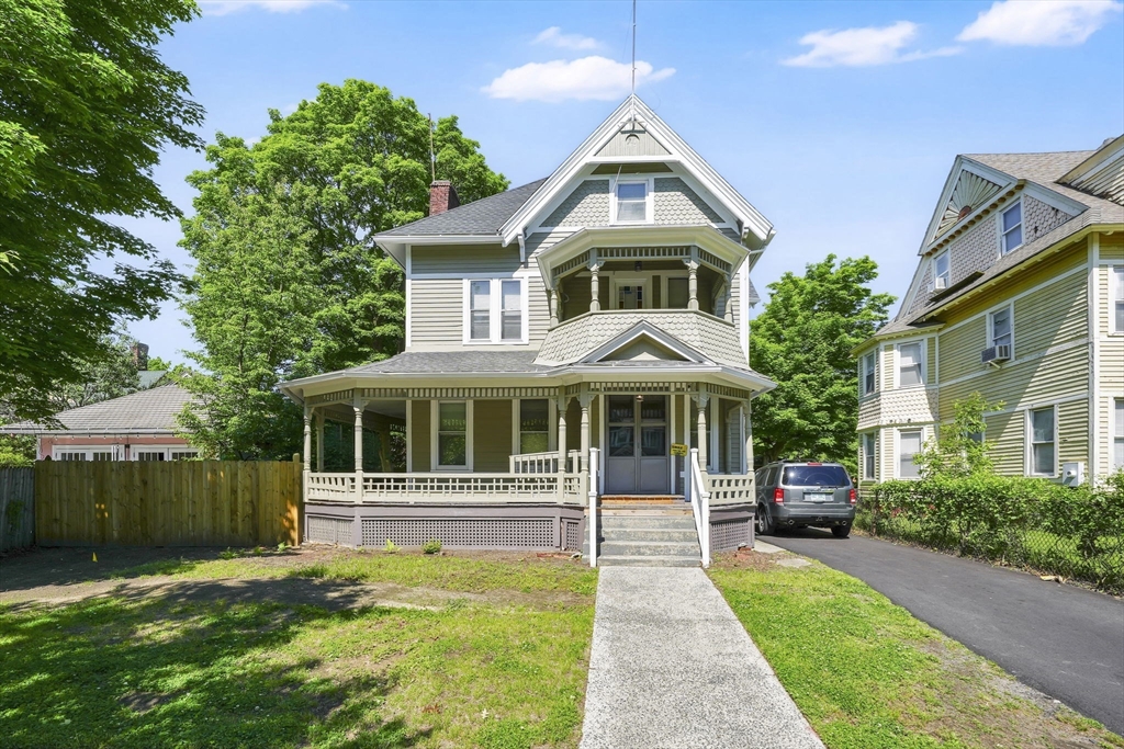 288 Saint James Ave, Springfield, Massachusetts, 7 Bedrooms Bedrooms, 13 Rooms Rooms,3.5 BathroomsBathrooms,Residential,For Sale,Saint James Ave,73525095
