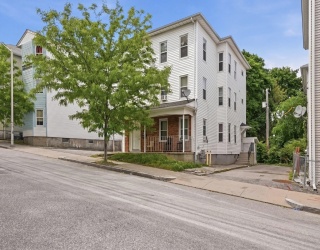 31 Aetna Street, Worcester, Massachusetts, 9 Bedrooms Bedrooms, 15 Rooms Rooms,3 BathroomsBathrooms,Residential Income,For Sale,Aetna Street,73525897