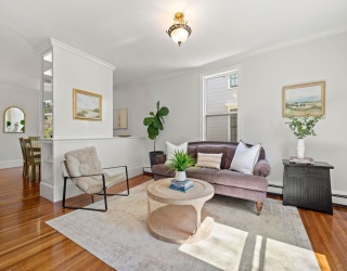 86 Federal St, Newburyport, Massachusetts, 3 Bedrooms Bedrooms, 6 Rooms Rooms,2 BathroomsBathrooms,Residential,For Sale,Federal St,73525655