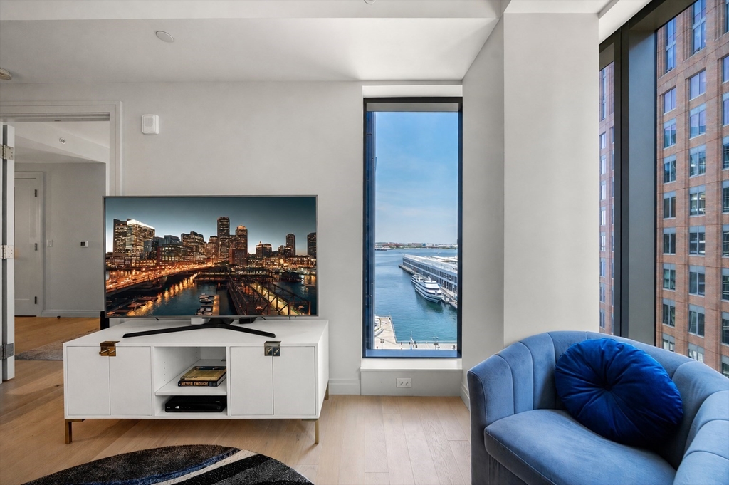 135 Seaport Blvd, Boston, Massachusetts, 2 Bedrooms Bedrooms, 4 Rooms Rooms,2 BathroomsBathrooms,Residential,For Sale,Seaport Blvd,73525712