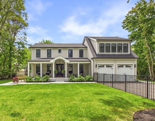 11 Vinal Ave, Plymouth, Massachusetts, 3 Bedrooms Bedrooms, 8 Rooms Rooms,2.5 BathroomsBathrooms,Residential,For Sale,Vinal Ave,73523332