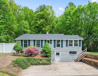 1202 Wachusett St, Holden, Massachusetts, 3 Bedrooms Bedrooms, 6 Rooms Rooms,1 BathroomBathrooms,Residential,For Sale,Wachusett St,73525928